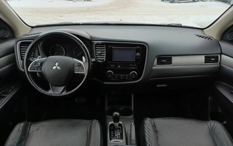 Mitsubishi Outlander III рестайлинг 3, 2014 год, 1 343 200 рублей, 17 фотография