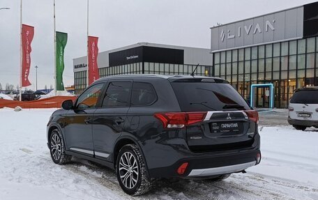 Mitsubishi Outlander III рестайлинг 3, 2016 год, 2 305 700 рублей, 8 фотография