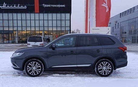 Mitsubishi Outlander III рестайлинг 3, 2016 год, 2 305 700 рублей, 10 фотография