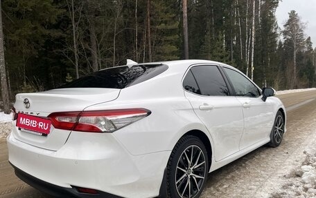 Toyota Camry, 2021 год, 3 200 000 рублей, 5 фотография