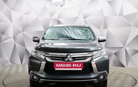 Mitsubishi Pajero Sport III рестайлинг, 2018 год, 2 175 000 рублей, 2 фотография