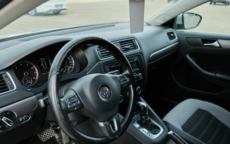 Volkswagen Jetta VI, 2013 год, 1 140 000 рублей, 13 фотография