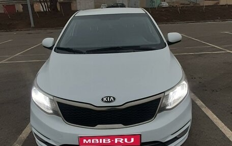 KIA Rio III рестайлинг, 2016 год, 900 000 рублей, 1 фотография