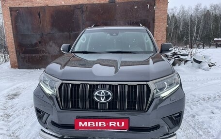 Toyota Land Cruiser Prado 150 рестайлинг 2, 2022 год, 8 800 000 рублей, 2 фотография