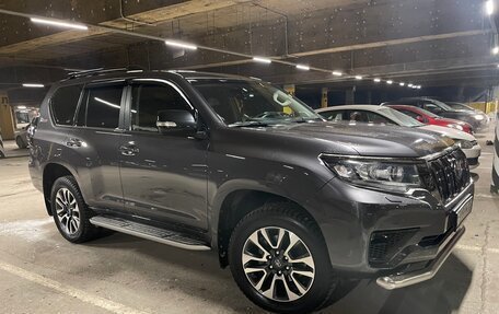 Toyota Land Cruiser Prado 150 рестайлинг 2, 2022 год, 8 800 000 рублей, 16 фотография