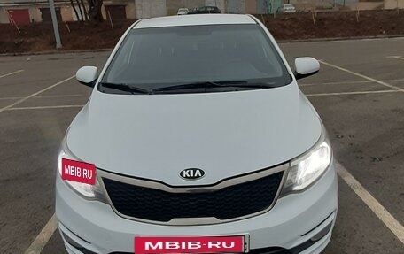 KIA Rio III рестайлинг, 2016 год, 900 000 рублей, 2 фотография