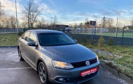 Volkswagen Jetta VI, 2014 год, 930 000 рублей, 1 фотография