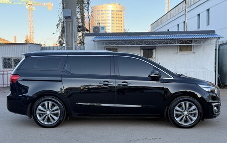 KIA Carnival III, 2017 год, 2 680 000 рублей, 4 фотография