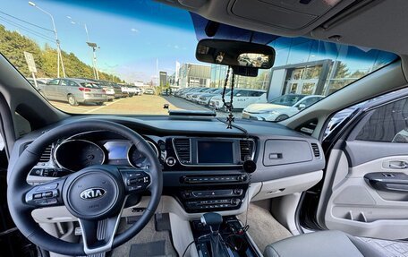 KIA Carnival III, 2017 год, 2 680 000 рублей, 14 фотография