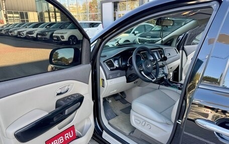 KIA Carnival III, 2017 год, 2 680 000 рублей, 16 фотография