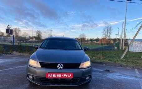 Volkswagen Jetta VI, 2014 год, 930 000 рублей, 2 фотография