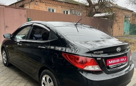 Hyundai Solaris II рестайлинг, 2011 год, 870 000 рублей, 4 фотография