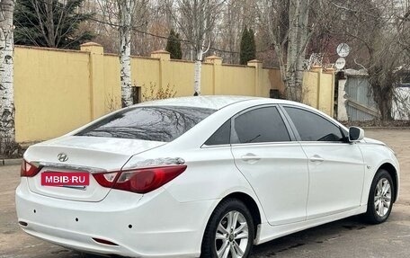 Hyundai Sonata VI, 2011 год, 950 000 рублей, 4 фотография