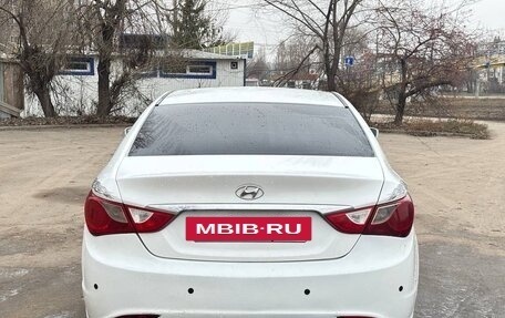 Hyundai Sonata VI, 2011 год, 950 000 рублей, 5 фотография