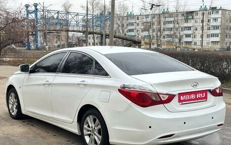 Hyundai Sonata VI, 2011 год, 950 000 рублей, 6 фотография