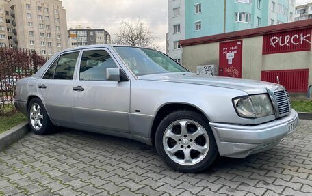 Mercedes-Benz E-Класс, 1993 год, 235 000 рублей, 9 фотография