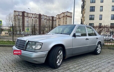 Mercedes-Benz E-Класс, 1993 год, 235 000 рублей, 3 фотография