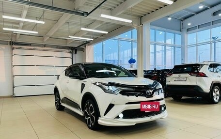 Toyota C-HR I рестайлинг, 2017 год, 2 449 000 рублей, 8 фотография