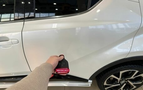 Toyota C-HR I рестайлинг, 2017 год, 2 449 000 рублей, 23 фотография