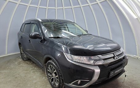 Mitsubishi Outlander III рестайлинг 3, 2018 год, 2 485 600 рублей, 3 фотография