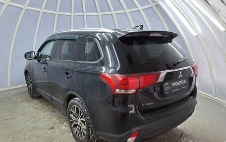 Mitsubishi Outlander III рестайлинг 3, 2018 год, 2 485 600 рублей, 8 фотография