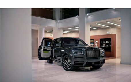 Rolls-Royce Cullinan, 2023 год, 72 500 000 рублей, 4 фотография