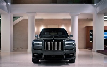 Rolls-Royce Cullinan, 2023 год, 72 500 000 рублей, 2 фотография