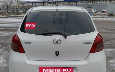 Toyota Yaris III рестайлинг, 2007 год, 350 000 рублей, 4 фотография