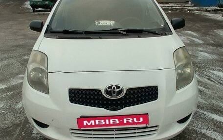 Toyota Yaris III рестайлинг, 2007 год, 350 000 рублей, 11 фотография