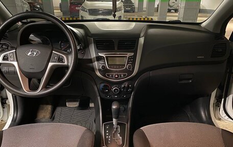 Hyundai Solaris II рестайлинг, 2013 год, 1 200 000 рублей, 2 фотография