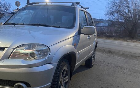 Chevrolet Niva I рестайлинг, 2010 год, 550 000 рублей, 4 фотография