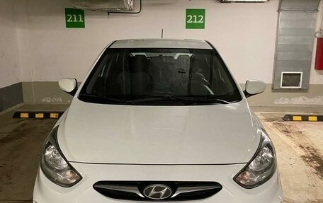 Hyundai Solaris II рестайлинг, 2013 год, 1 200 000 рублей, 5 фотография