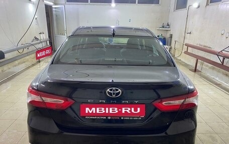 Toyota Camry, 2019 год, 3 000 000 рублей, 2 фотография