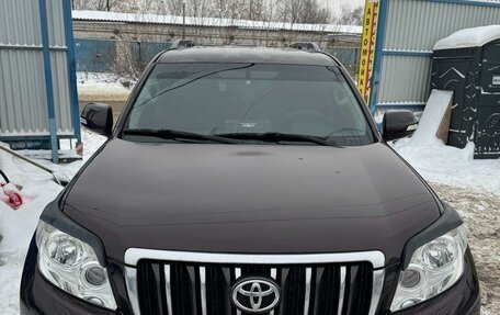 Toyota Land Cruiser Prado 150 рестайлинг 2, 2010 год, 3 499 999 рублей, 2 фотография