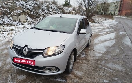 Renault Logan II, 2014 год, 450 000 рублей, 3 фотография