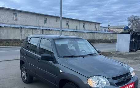 Chevrolet Niva I рестайлинг, 2018 год, 870 000 рублей, 10 фотография