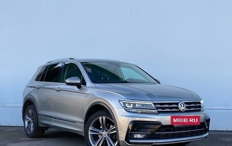 Volkswagen Tiguan II, 2019 год, 2 727 800 рублей, 3 фотография