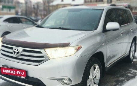 Toyota Highlander III, 2012 год, 1 870 000 рублей, 3 фотография