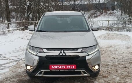 Mitsubishi Outlander III рестайлинг 3, 2022 год, 1 фотография