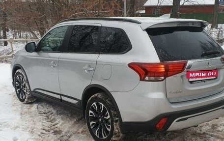 Mitsubishi Outlander III рестайлинг 3, 2022 год, 6 фотография