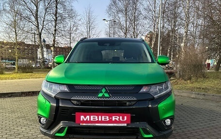 Mitsubishi Outlander III рестайлинг 3, 2019 год, 3 500 000 рублей, 4 фотография