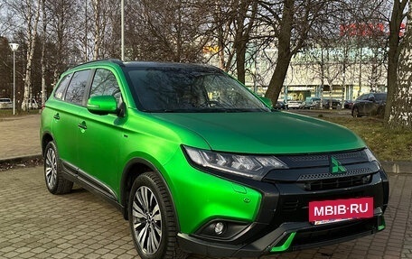 Mitsubishi Outlander III рестайлинг 3, 2019 год, 3 500 000 рублей, 7 фотография