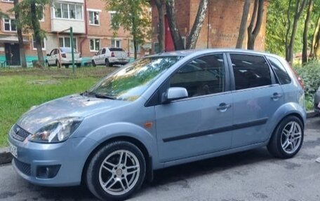 Ford Fiesta, 2006 год, 380 000 рублей, 2 фотография