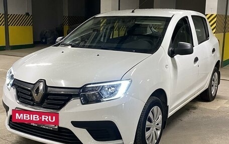 Renault Sandero II рестайлинг, 2019 год, 740 000 рублей, 2 фотография