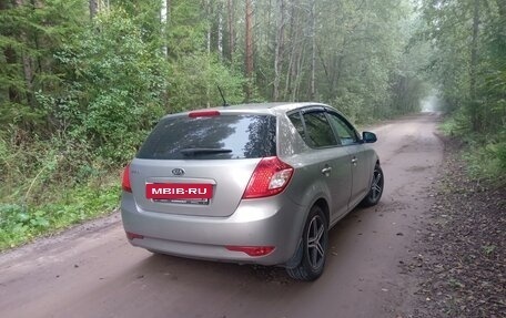 KIA cee'd I рестайлинг, 2011 год, 700 000 рублей, 17 фотография