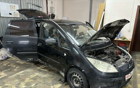 Mitsubishi Colt VI рестайлинг, 2006 год, 310 000 рублей, 3 фотография