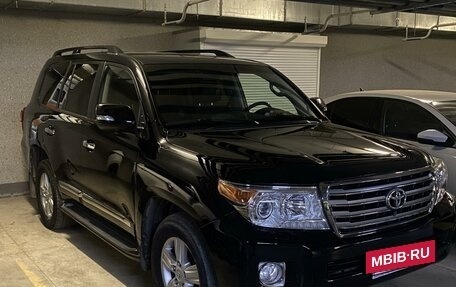 Toyota Land Cruiser 200, 2014 год, 4 950 000 рублей, 21 фотография