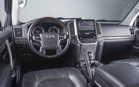 Toyota Land Cruiser 200, 2019 год, 8 599 000 рублей, 6 фотография