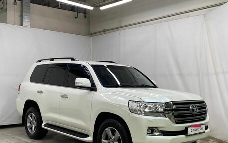 Toyota Land Cruiser 200, 2018 год, 7 460 000 рублей, 3 фотография