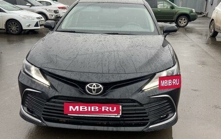 Toyota Camry, 2021 год, 2 950 000 рублей, 7 фотография